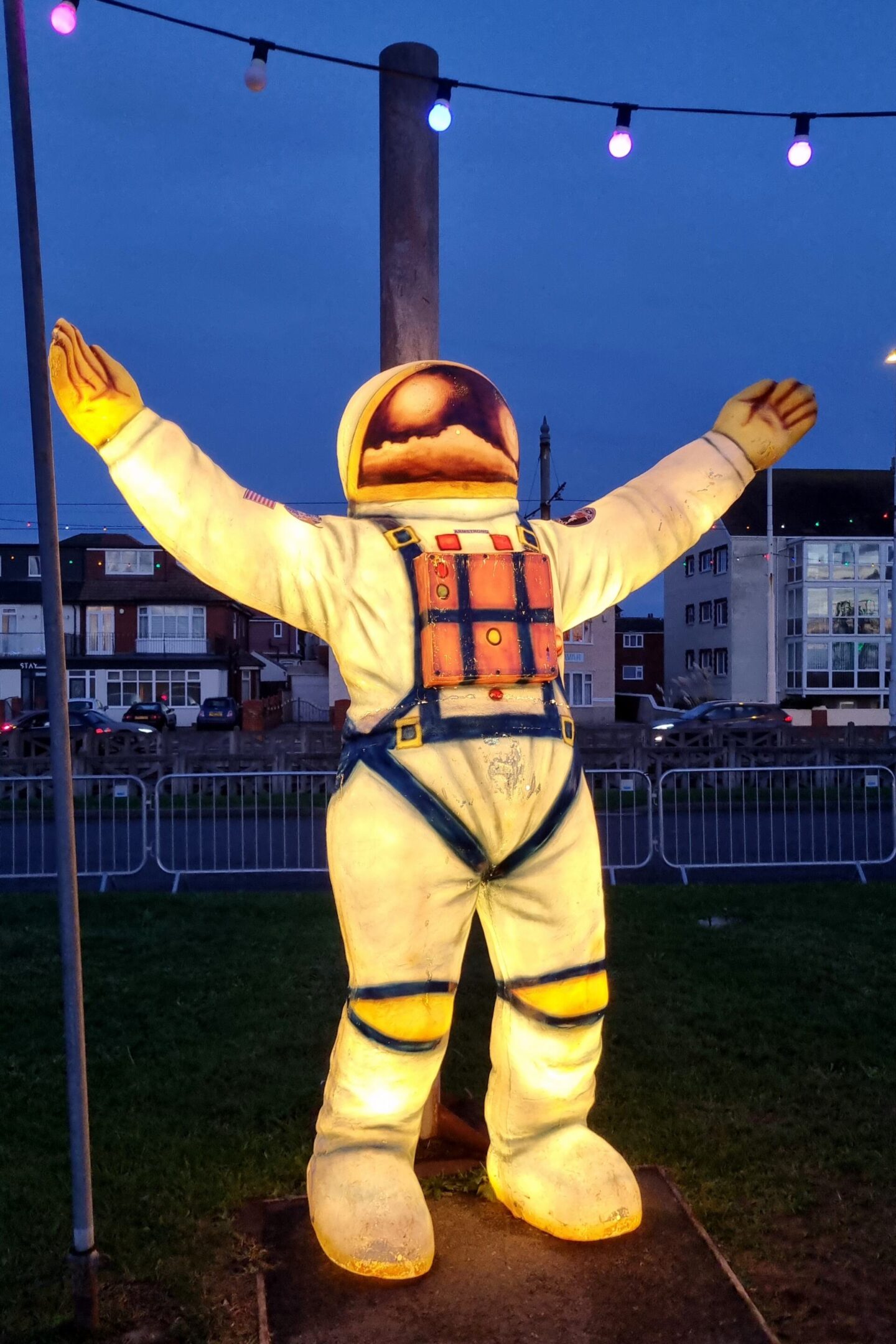 Estatua de astronauta en Blackpool Illuminations