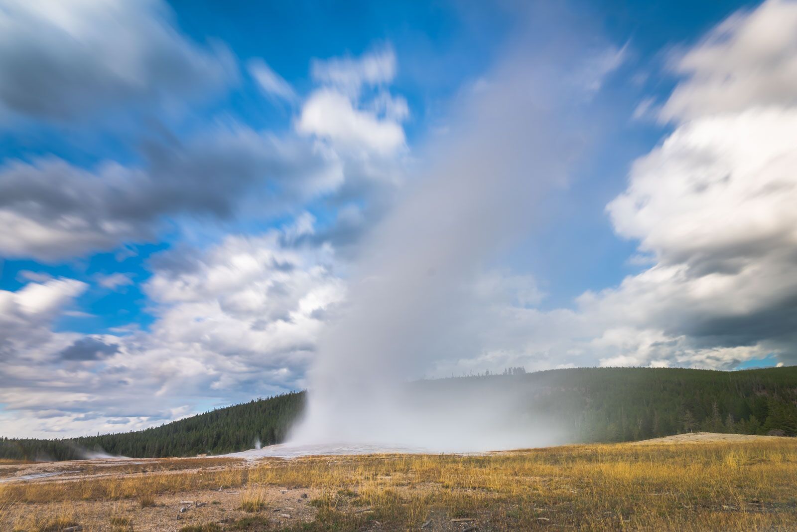 Cosas que hacer en el Parque Nacional de Yellowstone Old Faithful Eruption