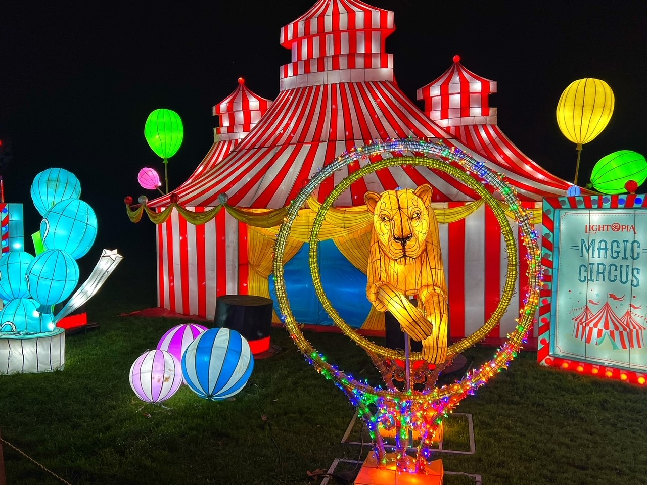Instalación Lightopia Magic Circus