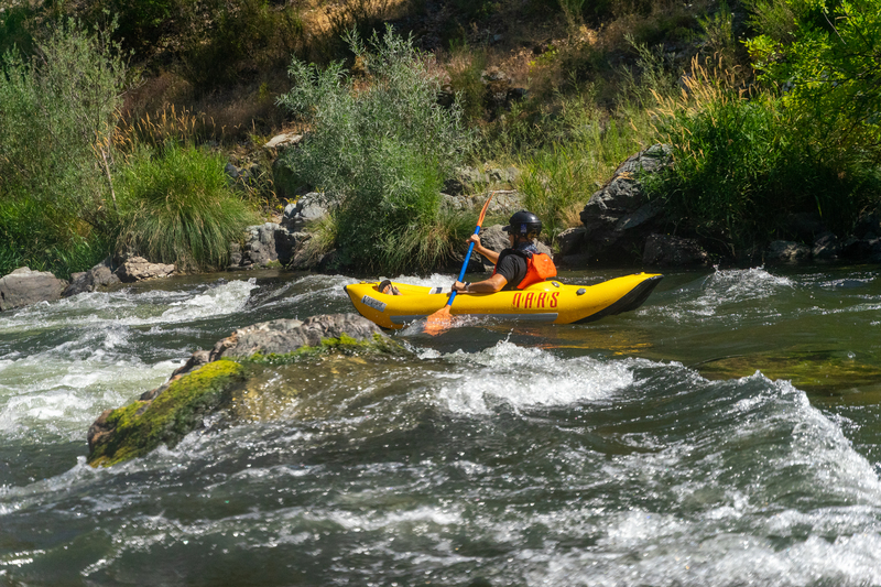 Descendiendo en kayak hinchable por el río Rogue