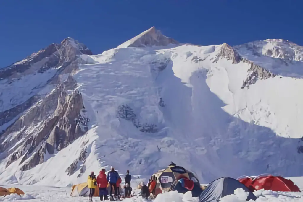 Sanu Sherpa se convierte en el primer escalador en coronar